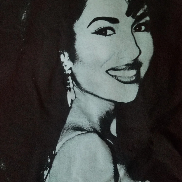 Hot Topic Selena Quintanilla Graphic Band Tee - Picture 5 of 6